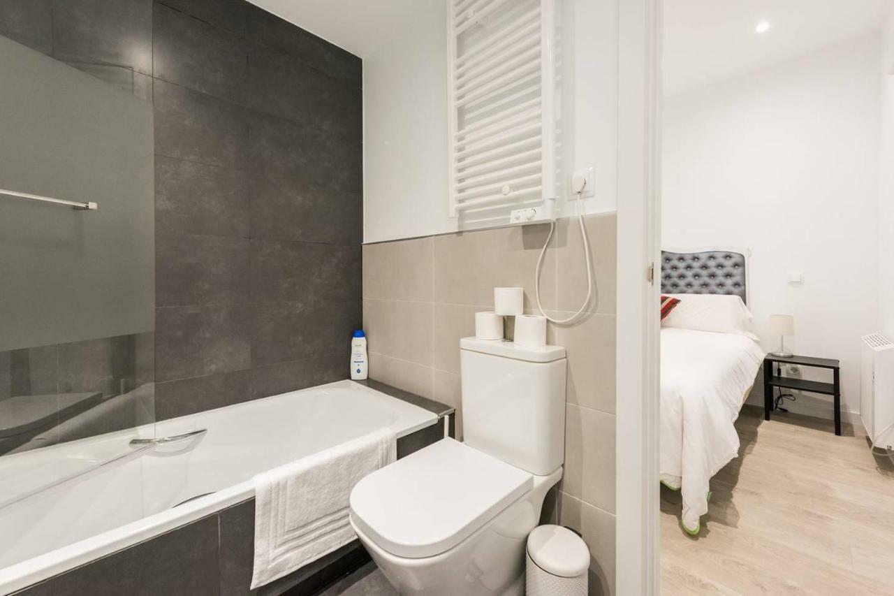 Modern With Ideal Location Next To Atocha Station Madrid Exterior photo
