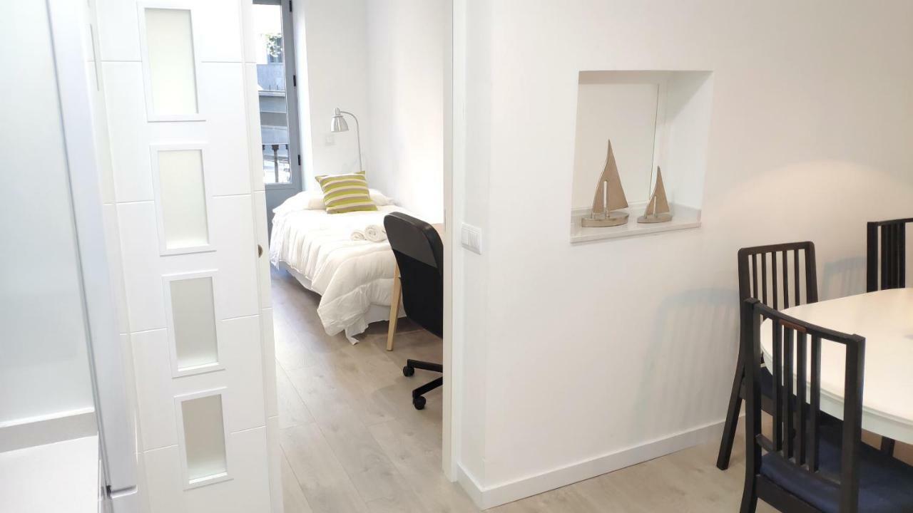 Modern With Ideal Location Next To Atocha Station Madrid Exterior photo